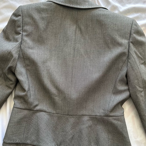 Women’s 2 piece skirt and jacket. Bow detail on sleeves. Great for the office - Picture 8 of 8